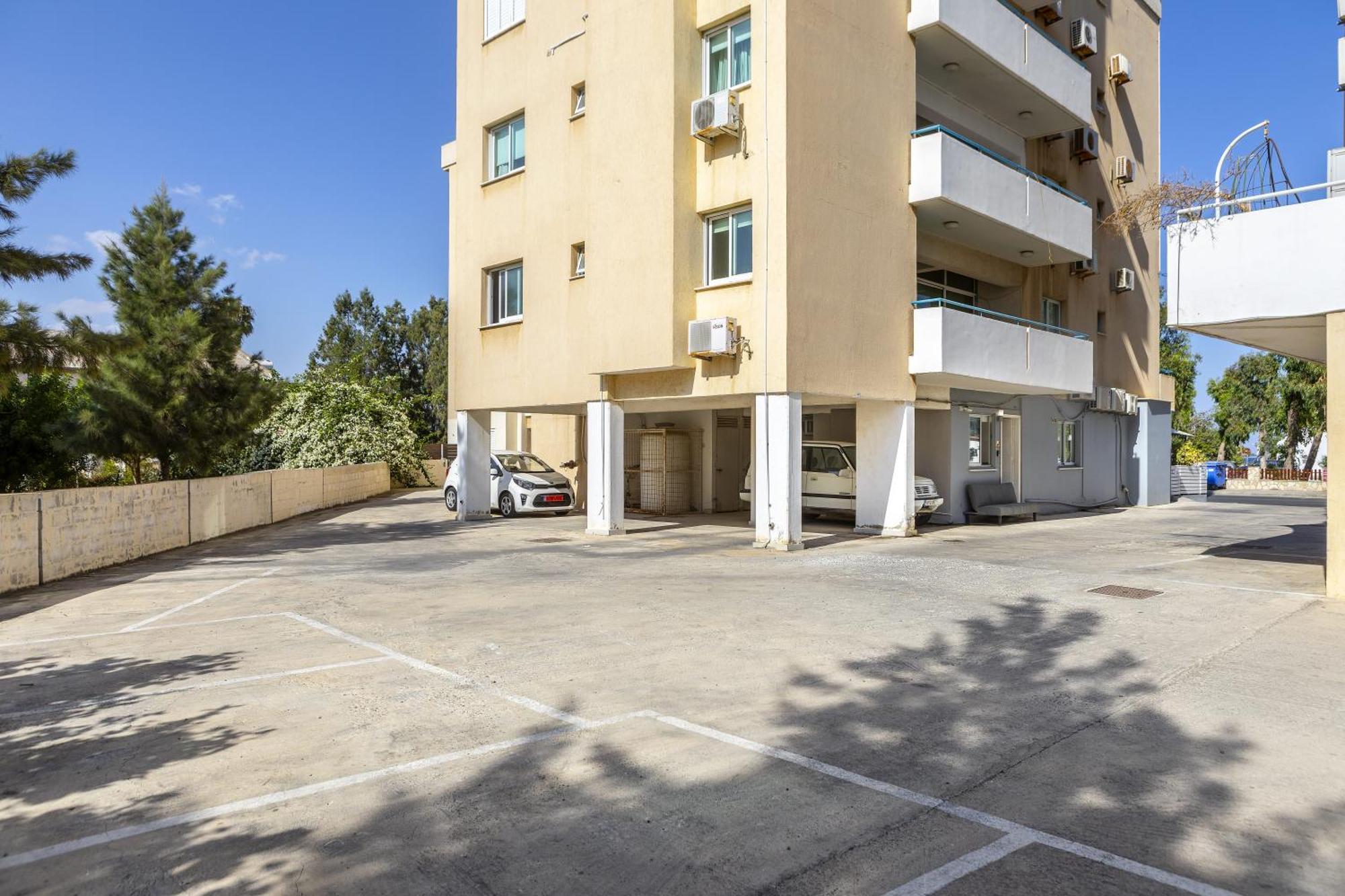 Atlantis Apartments 50M From Makenzy Seafront Larnaca Exteriér fotografie