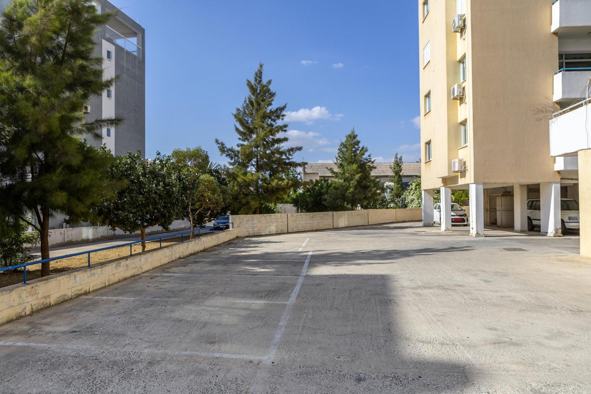 Atlantis Apartments 50M From Makenzy Seafront Larnaca Exteriér fotografie