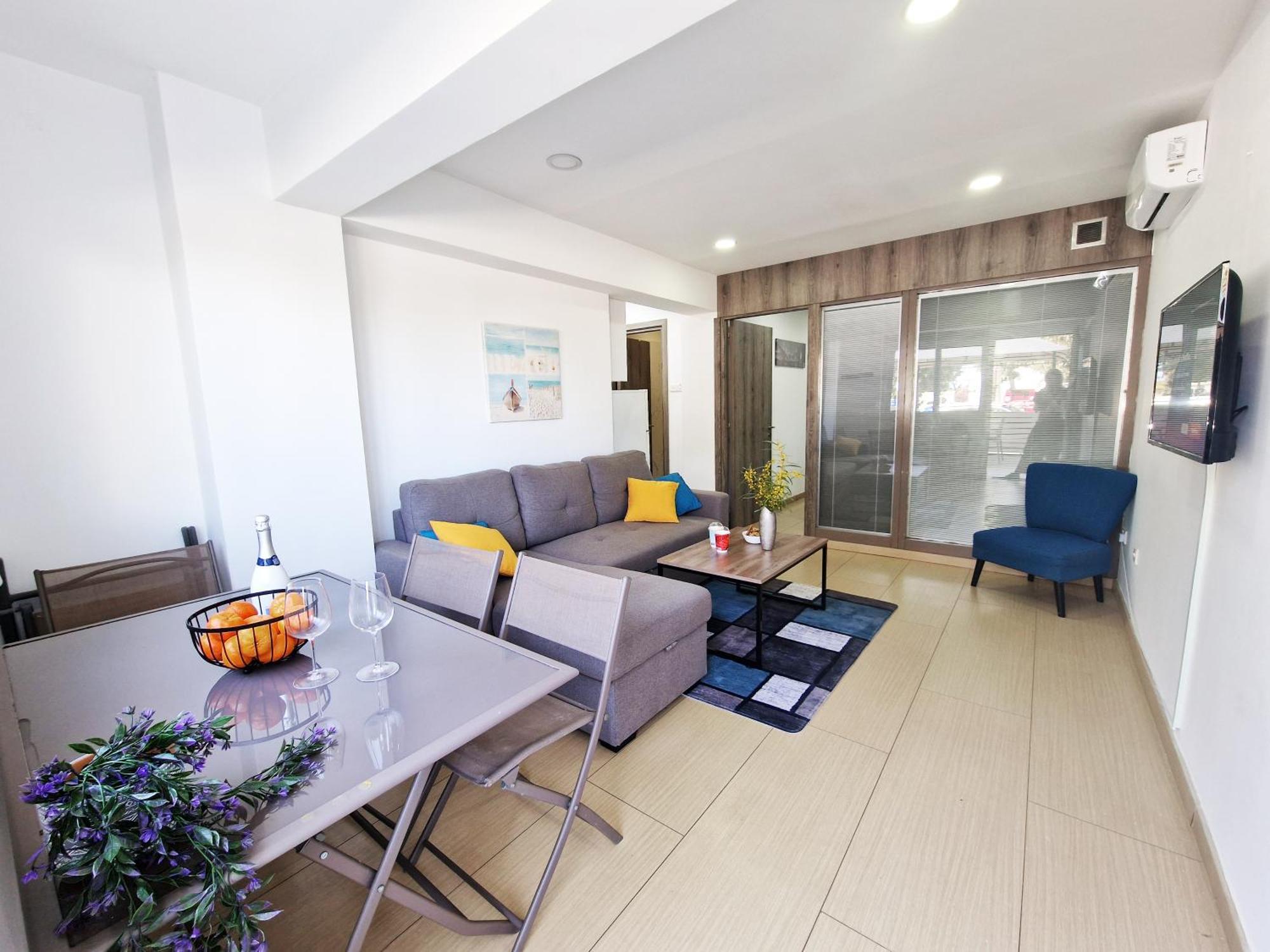 Atlantis Apartments 50M From Makenzy Seafront Larnaca Exteriér fotografie